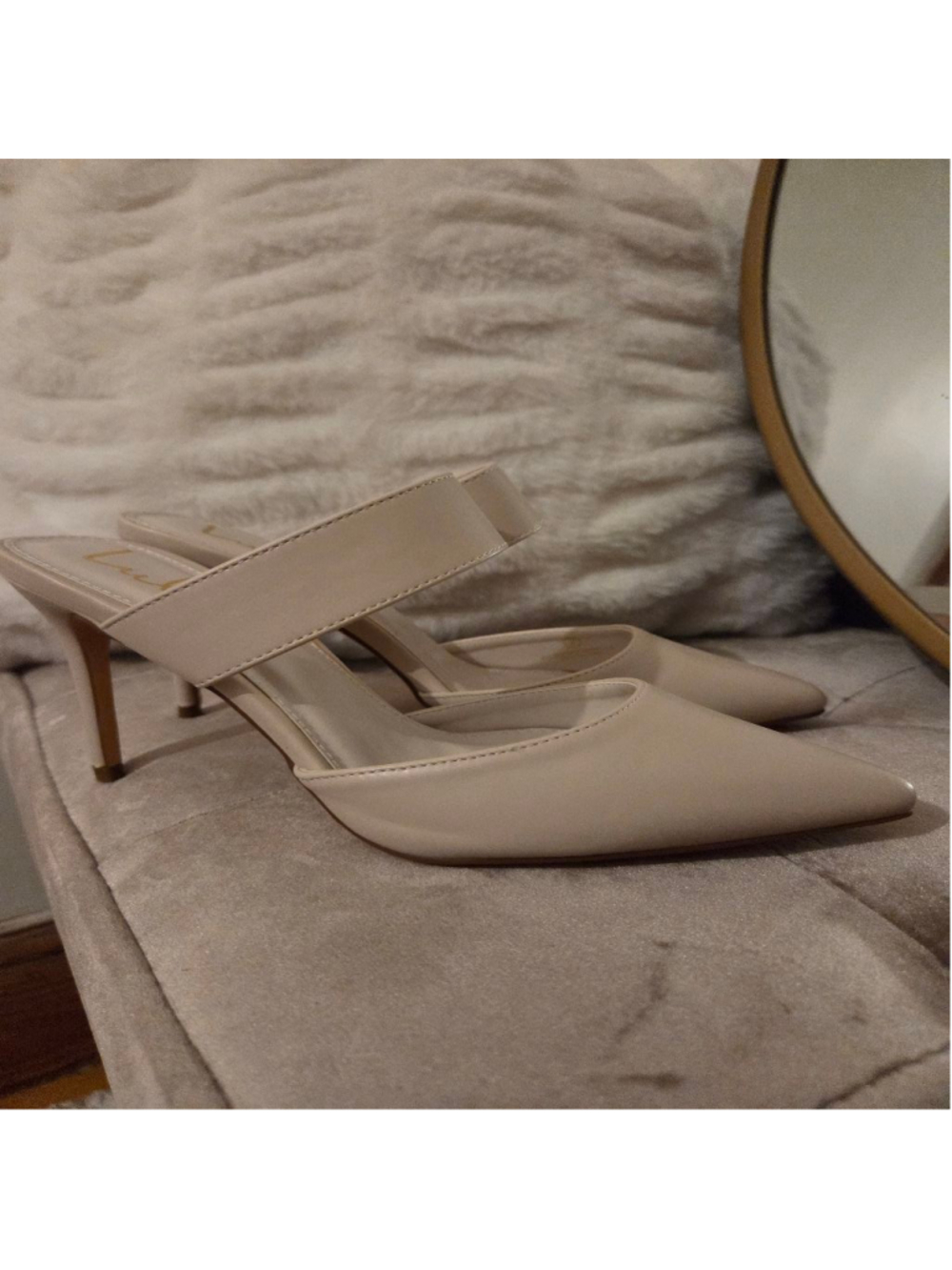 Women's Lulus Beige Pointed Toe Stiletto Heels Size 7